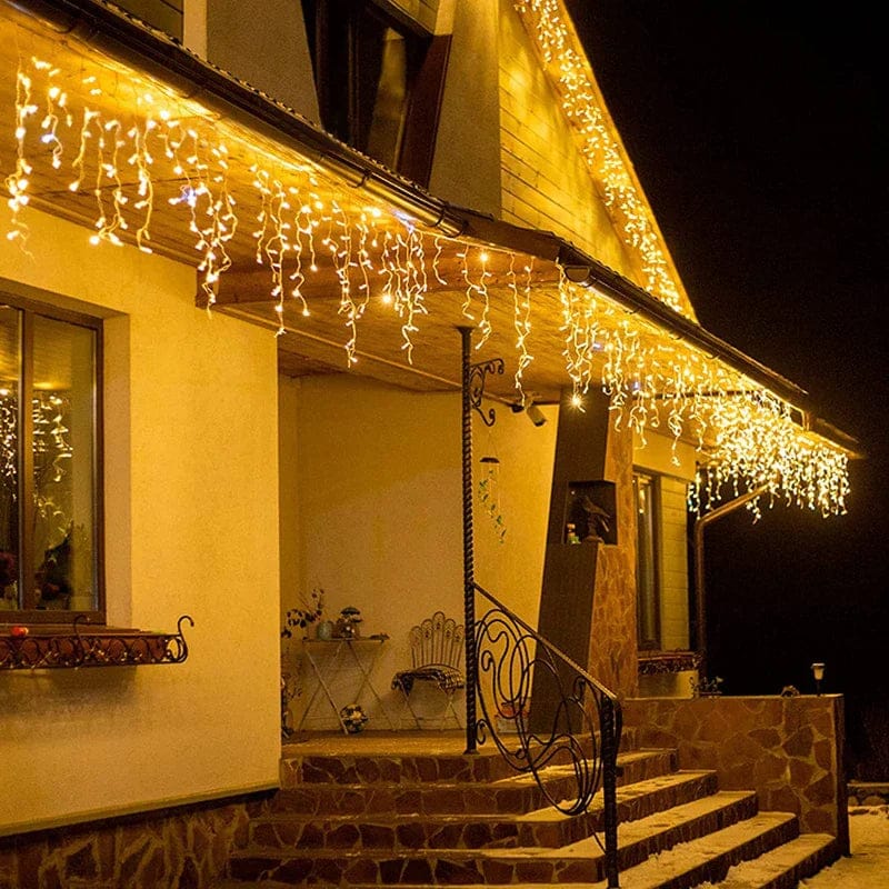 Elegant outdoor lighting for houses with icicle-shaped LEDs, energy-efficient, wintery. 1