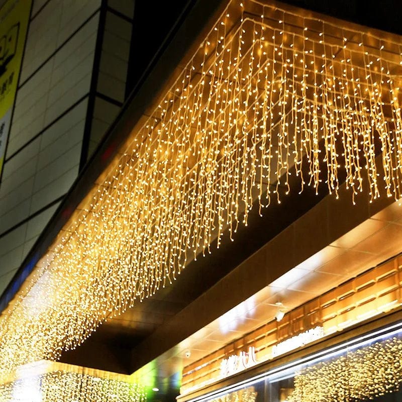 Elegant outdoor lighting for houses with icicle-shaped LEDs, energy-efficient, wintery. 2